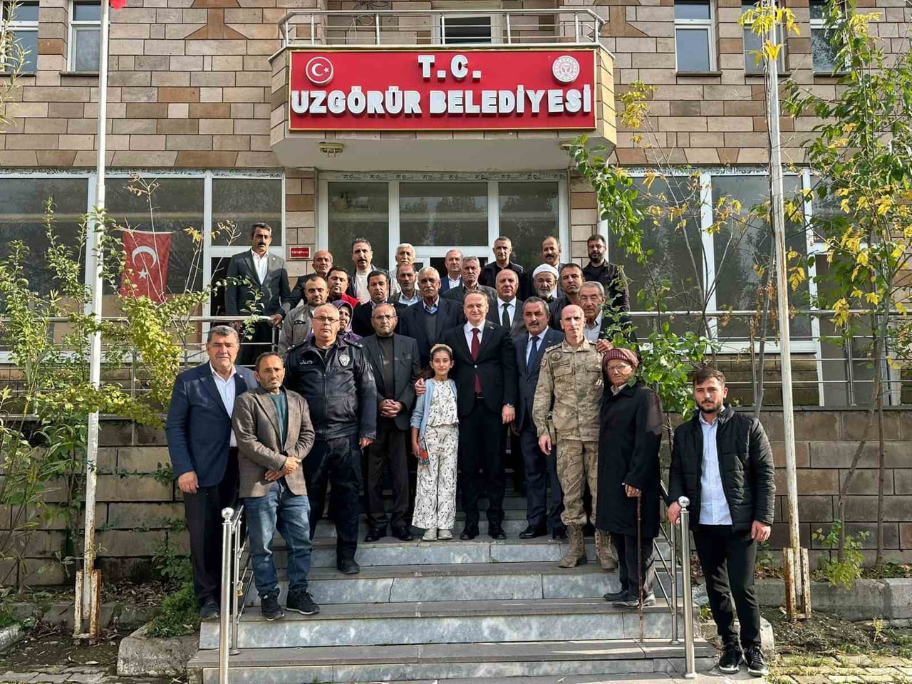 MUŞ'UN BULANIK KAYMAKAMI ÖMER ÖVÜNÇ KOŞANSU, ERENTEPE VE UZGÖRÜR BELDELERİNİ ZİYARET EDEREK...