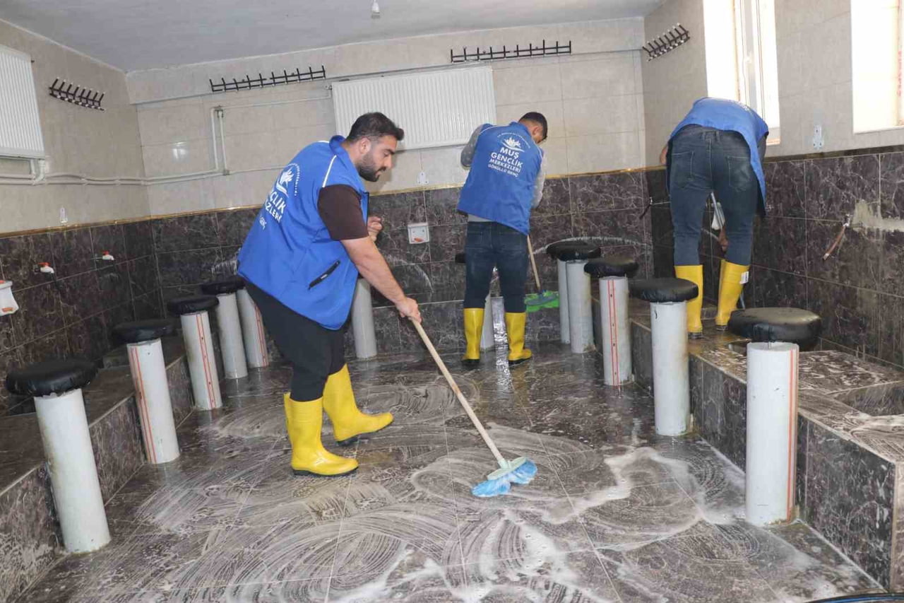 MUŞ’UN KORKUT İLÇESİNDE BİR ARAYA GELEN GÖNÜLLÜ GENÇLER, CAMİLER VE DİN GÖREVLİLERİ HAFTASI...
