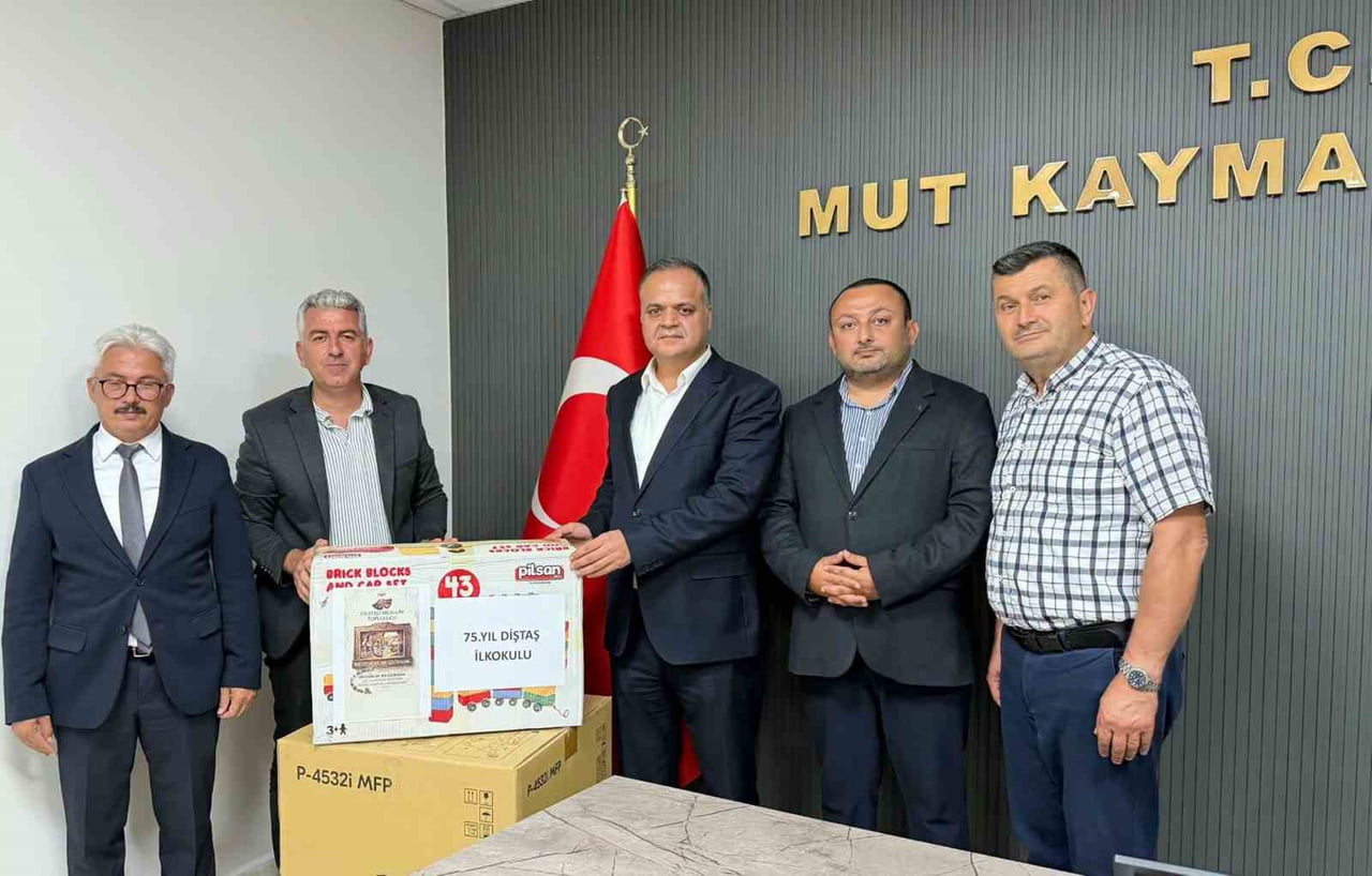 MUT İLÇE KAYMAKAMI OSMAN ÇELİKKOL, “İYİLİĞİN GÜCÜ” PROJESİ KAPSAMINDA TEMİN EDİLEN OYUNCAKLARIN...