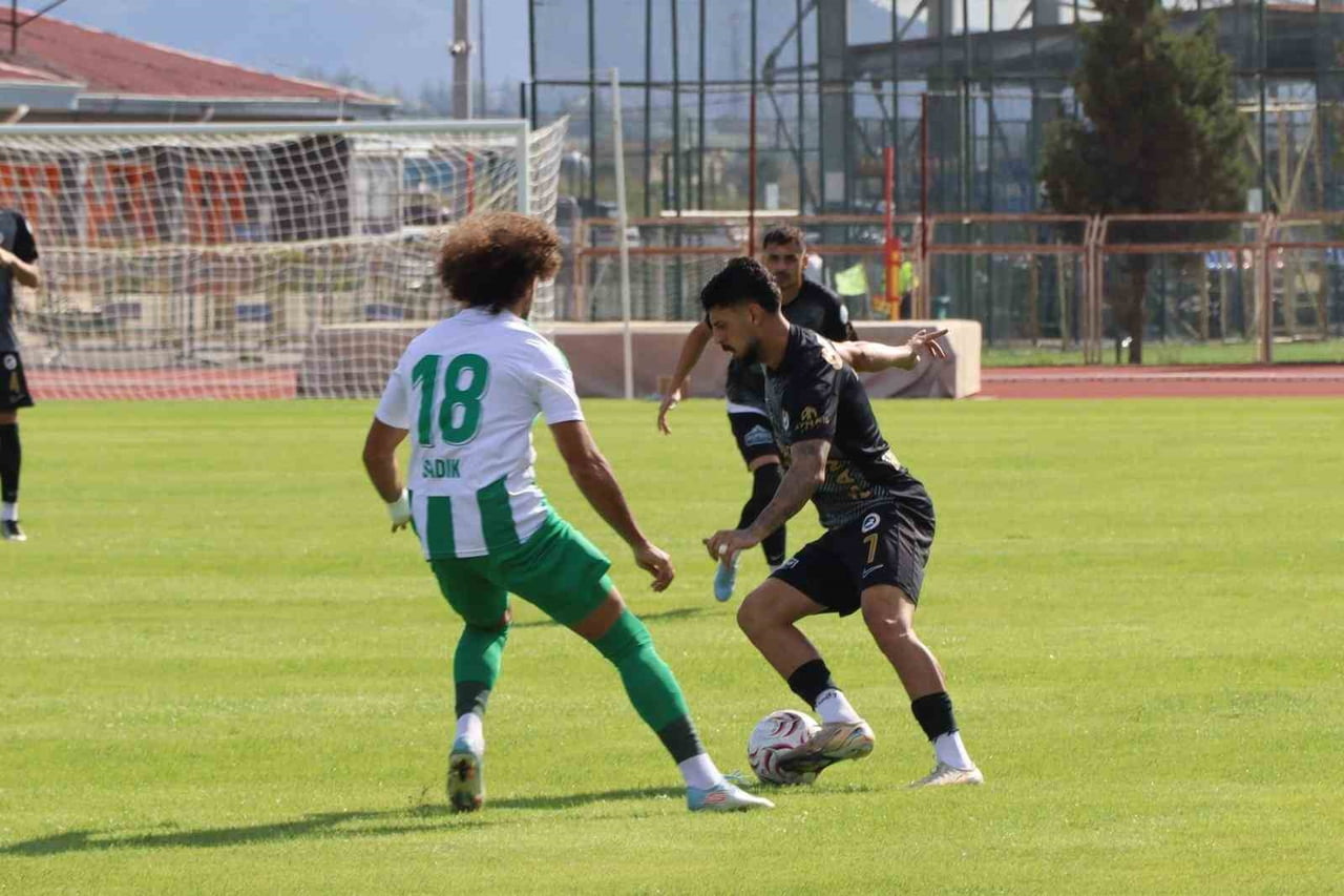 NESİNE 2. LİG KIRMIZI GRUP'UN 7. HAFTASINDA SAHASINDA SERİKSPOR'U KONUK EDEN KAHRAMANMARAŞ...