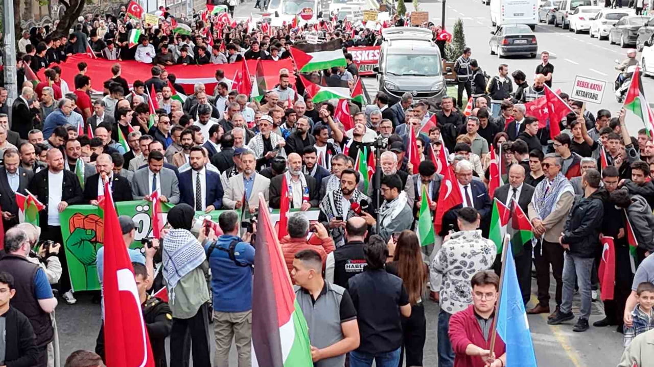 NEVŞEHİR’DE 'ZULME SESSİZ KALMA, GAZZE İÇİN AYAĞA KALK' SLOGANIYLA FİLİSTİN’E DESTEK YÜRÜYÜŞÜ...