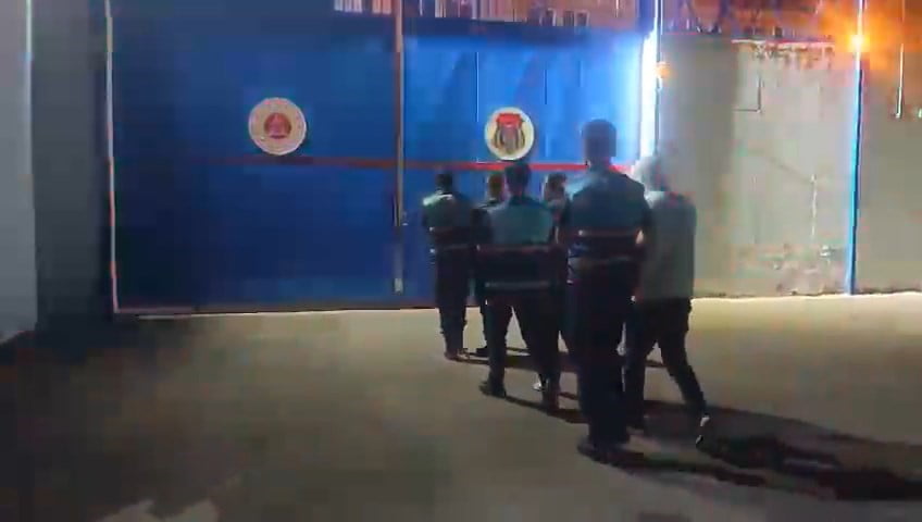 NEVŞEHİR’DE JANDARMA EKİPLERİNCE DÜZENLENEN UYUŞTURUCU OPERASYONUNDA GÖZALTINA ALINAN 3 ŞÜPHELİ...