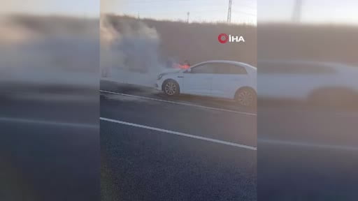 Nevşehir’de seyir halindeki otomobil alev aldı
