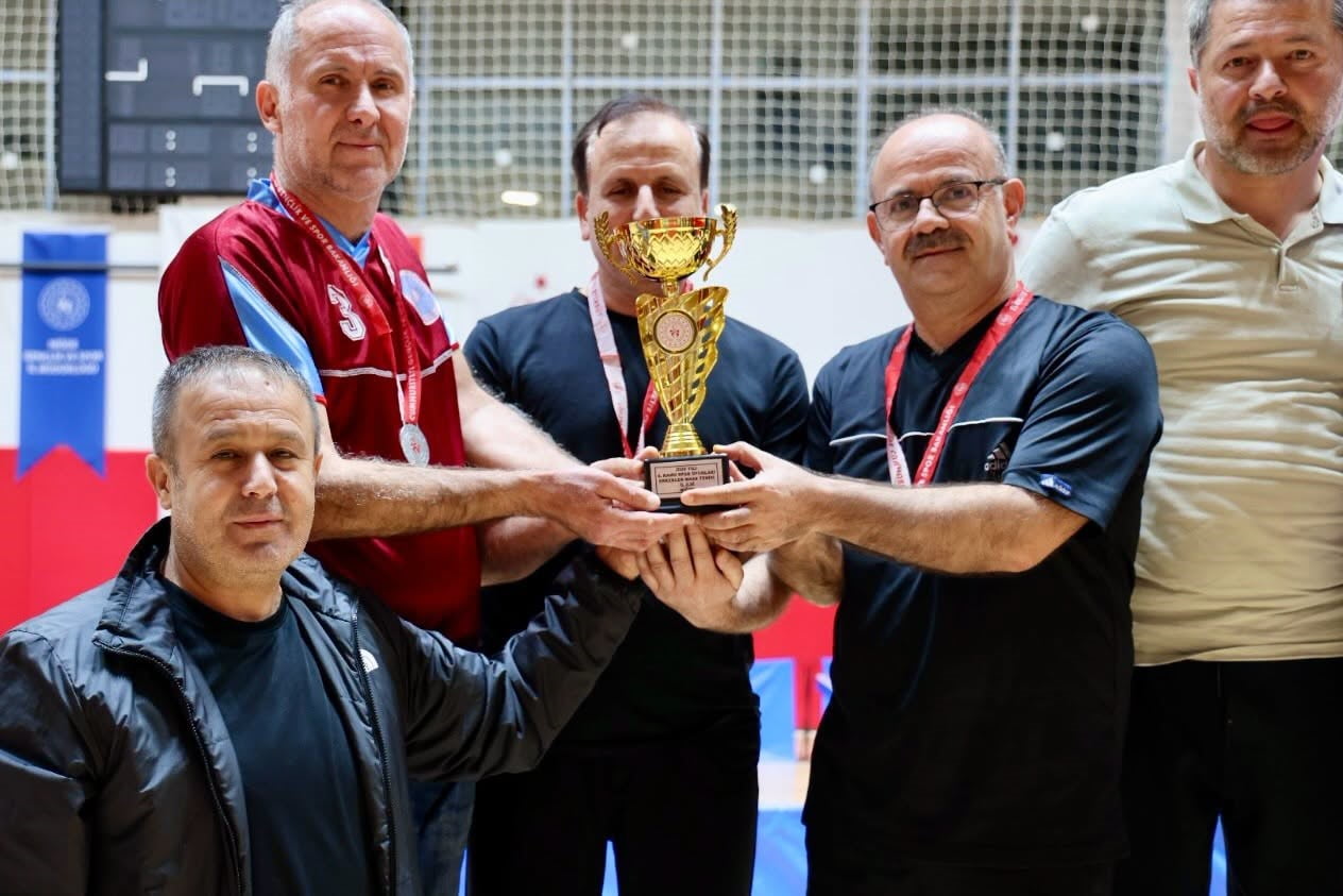 NİĞDE’DE KAMU SPOR OYUNLARI’NDA ÜÇ BRANŞIN ŞAMPİYONLARI BELLİ OLDU