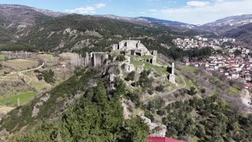 Niksar Kalesinin kuzey surları restore edilecek