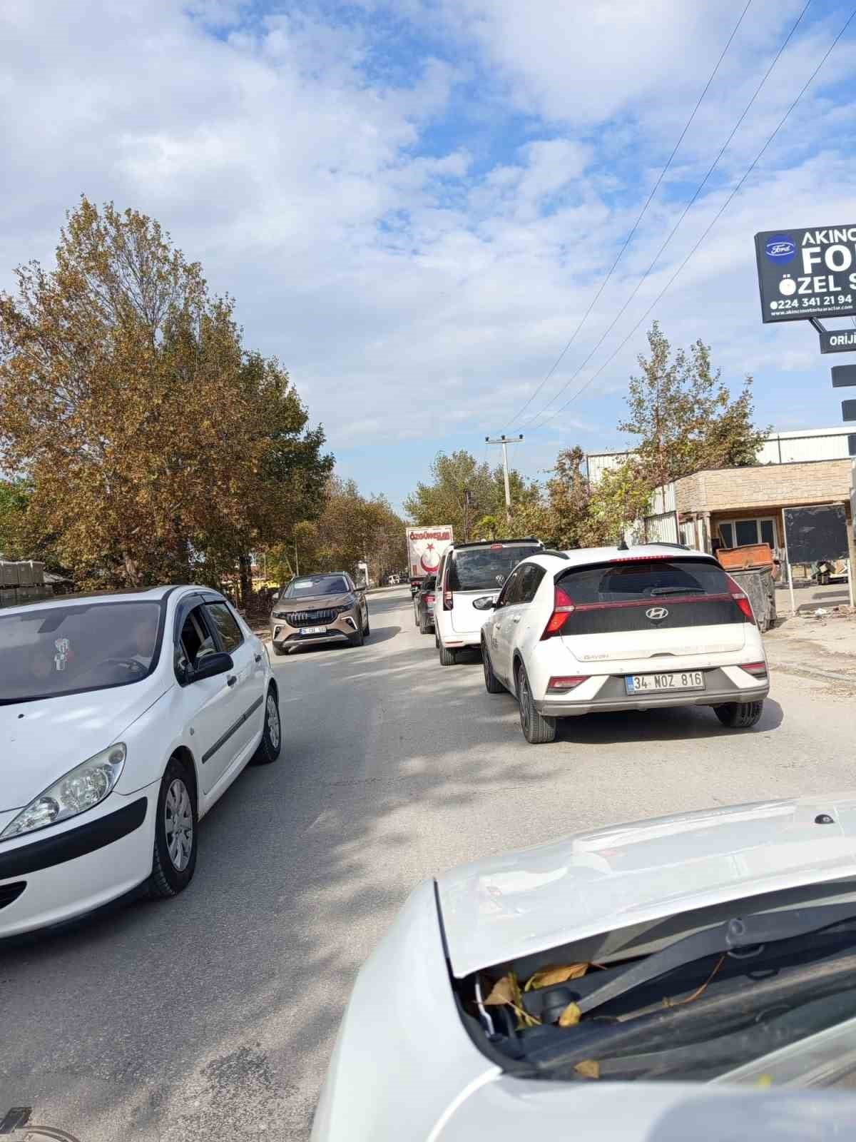 NİLÜFER'DE TRAFİK ÇİLESİ YAŞANIYOR