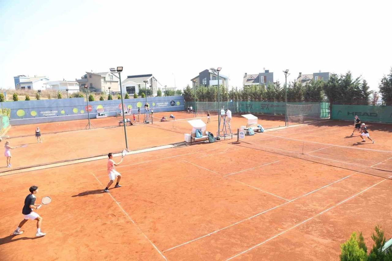 NİLÜFER BELEDİYESİ’NİN KATKILARIYLA YENİGÜN TENİS KULÜBÜ EV SAHİPLİĞİNDE DÜZENLENEN 4. ITF JUNİOR...