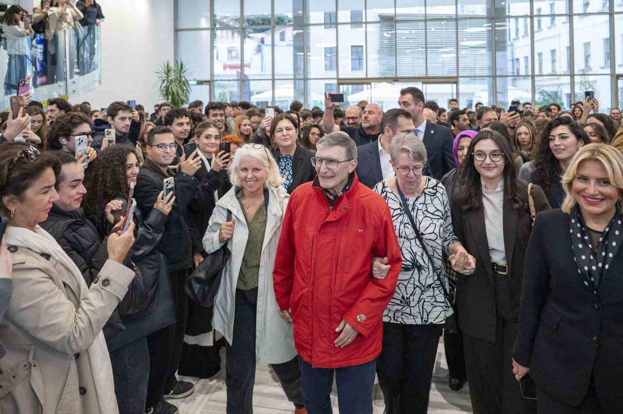 NOBEL ÖDÜLLÜ BİLİM İNSANI PROF. DR. AZİZ SANCAR, BAHÇEŞEHİR ÜNİVERSİTESİ EV SAHİPLİĞİNDE...