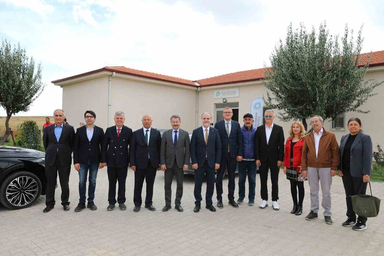 NÖHÜ’DEN TARIMDA VERİMLİLİĞİ ARTIRACAK ÇALIŞMA