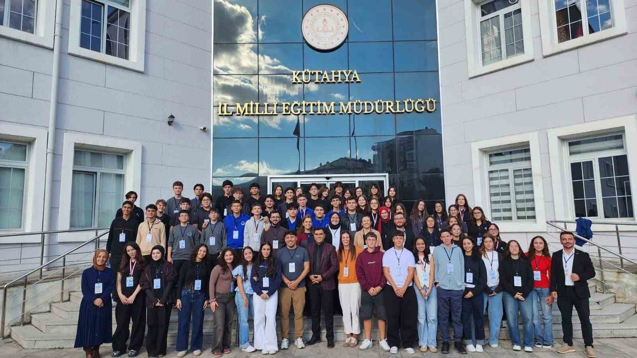 ÖĞRENCİLER KÜTAHYA'NIN KÜLTÜREL MİRASINI STEM İLE KEŞFETTİLER