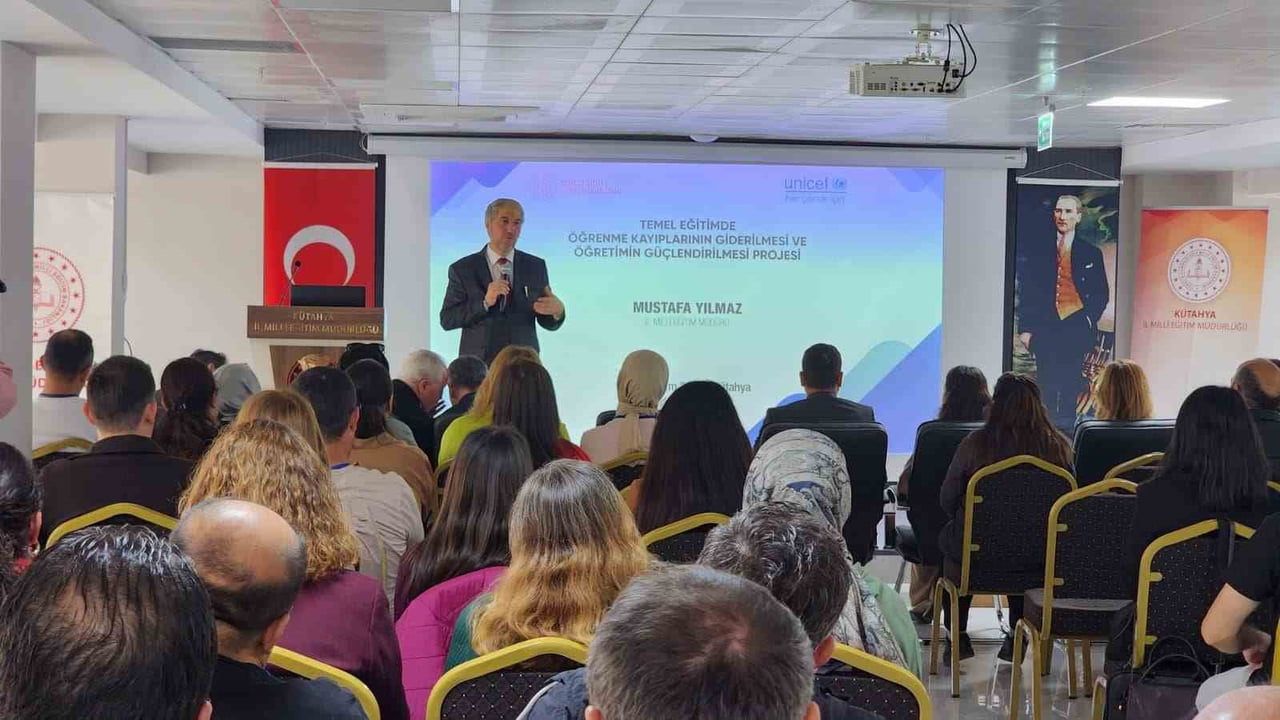 ÖĞRENME KAYIPLARINI GİDERME PROJESİNİN EĞİTİCİ EĞİTİMİ KÜTAHYA’DA BAŞLADI