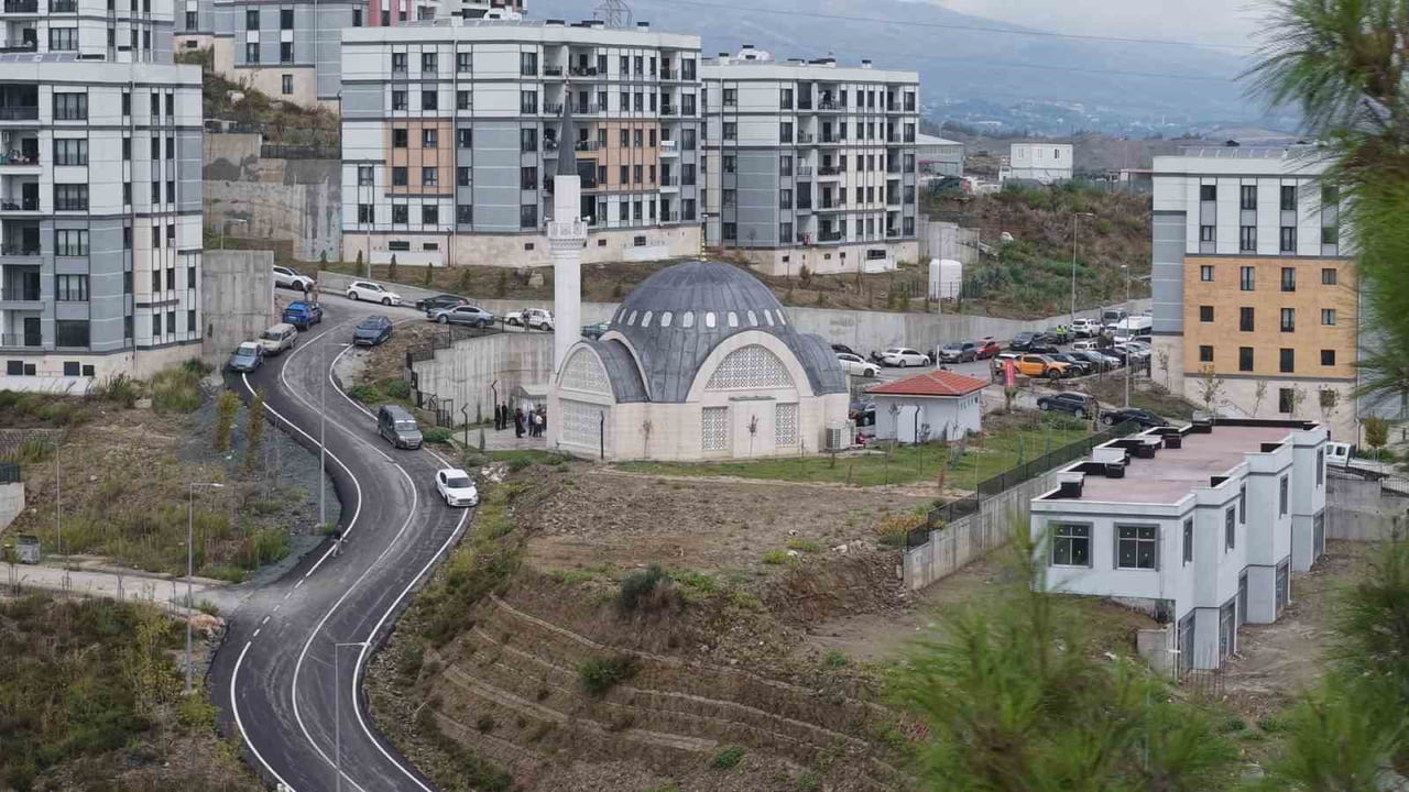 OKİ HZ. HASAN CAMİİ İBADETE AÇILDI.
