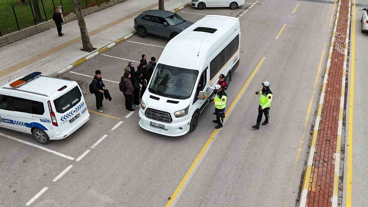 OKUL BÖLGESİNDE DRONE DESTEKLİ DENETİMLER YAPILDI