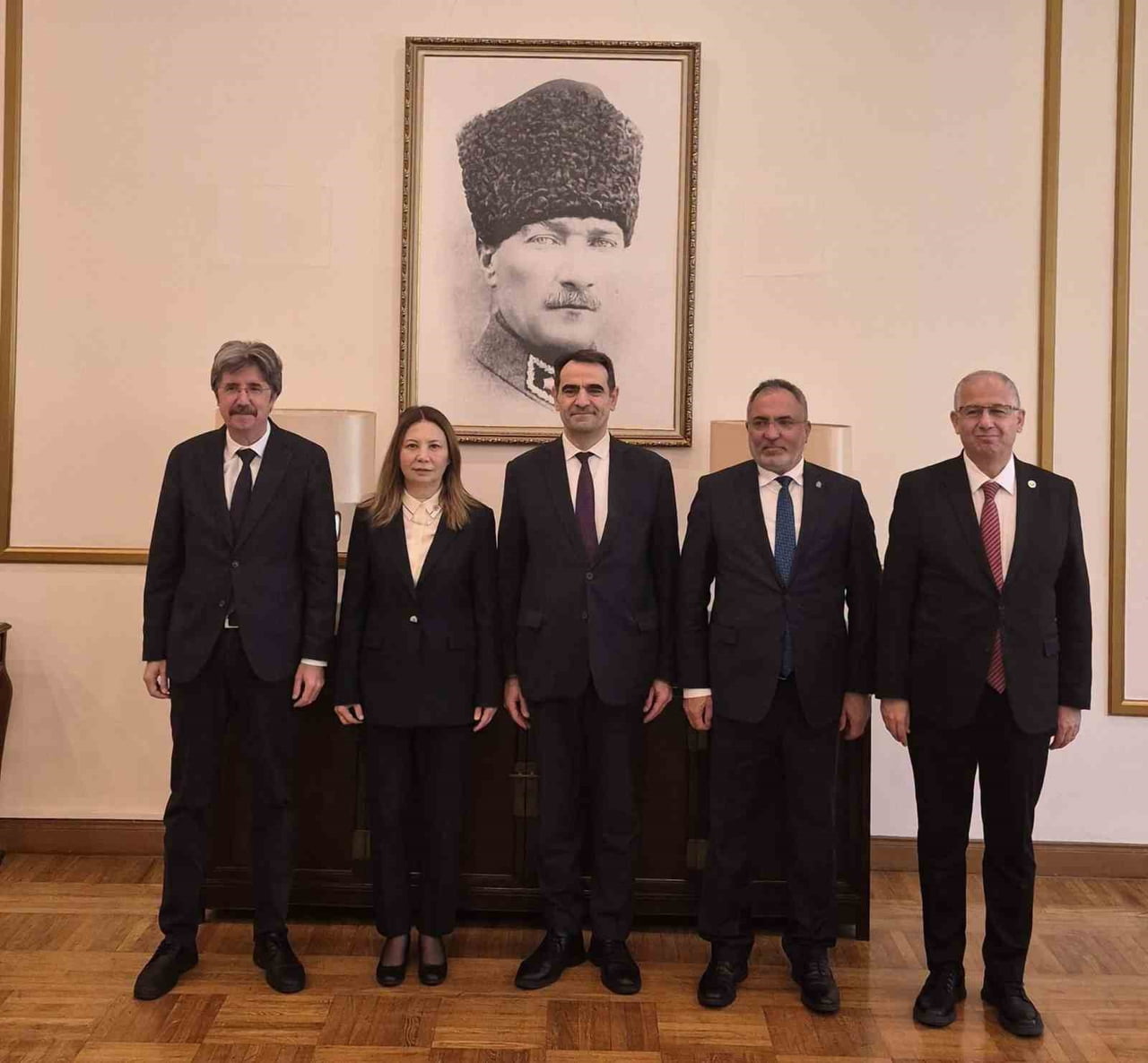 ONDOKUZ MAYIS ÜNİVERSİTESİ (OMÜ) REKTÖRÜ PROF. DR. FATMA AYDIN VE BERABERİNDEKİ HEYET, ÇİN...