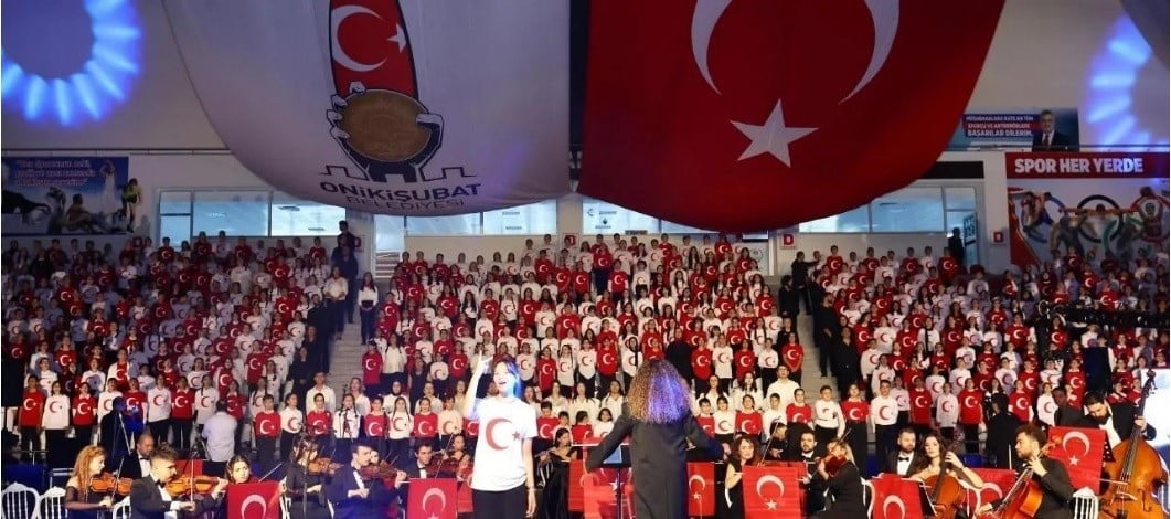 ONİKİŞUBAT BELEDİYESİ, 29 EKİM CUMHURİYET BAYRAMI KUTLAMALARI KAPSAMINDA 1300 ÖĞRENCİNİN AYNI...