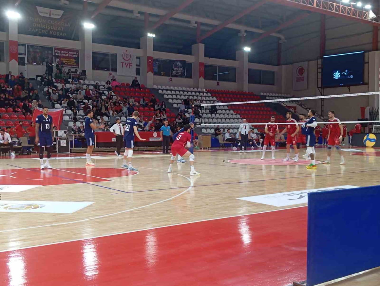 ONİKİŞUBAT BELEDİYESPOR, SMS GRUP EFELER LİGİ’NDE EVİNDE KONUK ETTİĞİ SPOR TOTO’YU 5 SET SONUCUNDA...