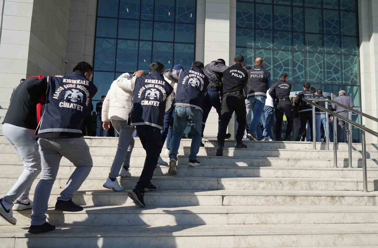 OPERASYONLARDA 35 ŞÜPHELİ GÖZALTINA ALINDI.