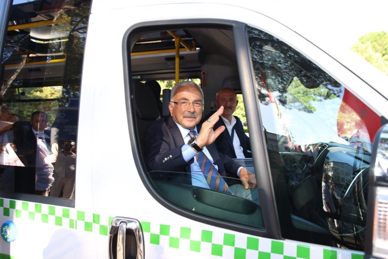 ORDU BÜYÜKŞEHİR BELEDİYE BAŞKANI MEHMET HİLMİ GÜLER VE PROTOKOL, YENİ DOLMUŞ HATTINI...