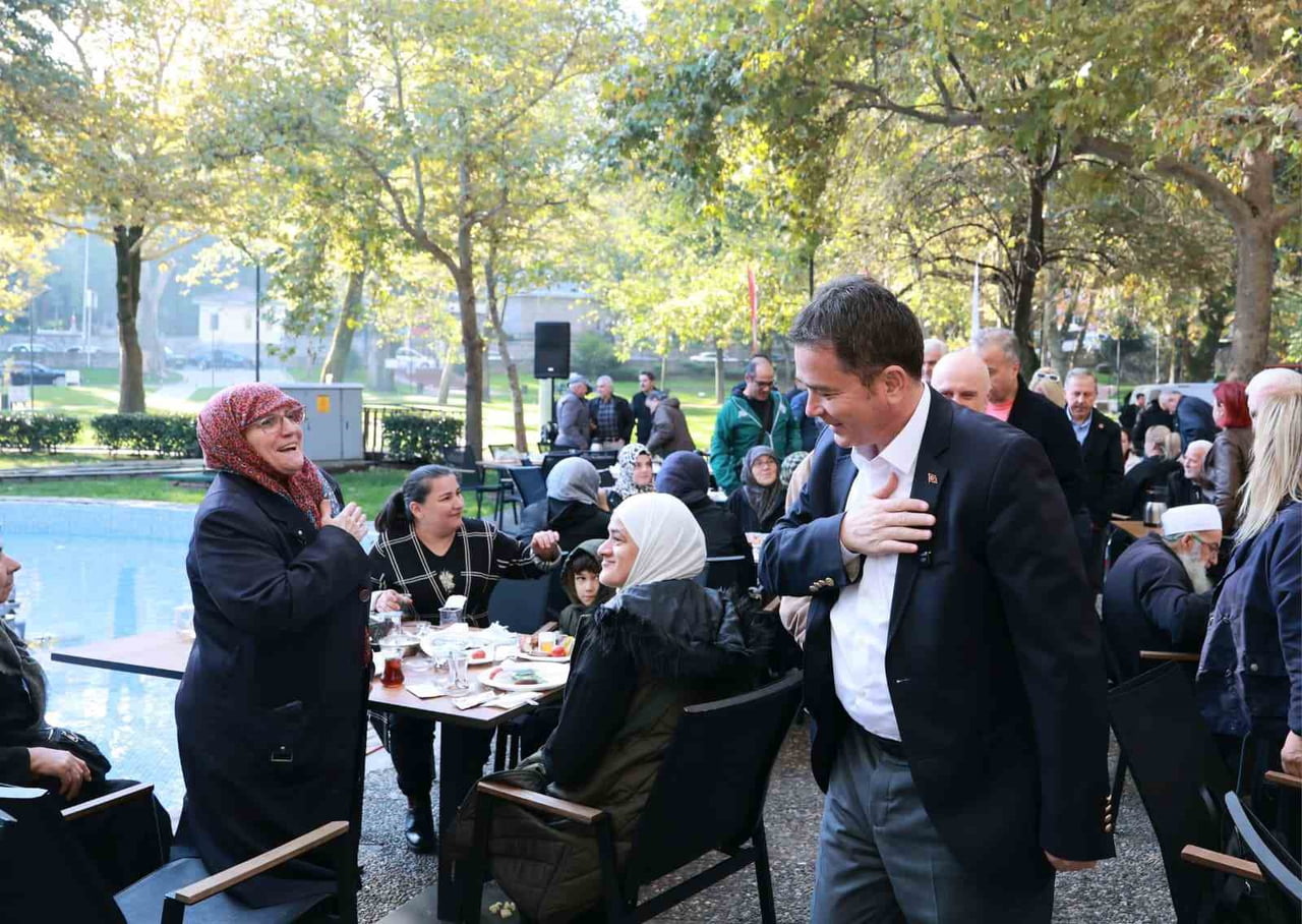 OSMANGAZİ BELEDİYE BAŞKANI ERKAN AYDIN, VATANDAŞLARLA DOĞRUDAN İLETİŞİM KURMAK, TALEP VE ÖNERİLERİ...