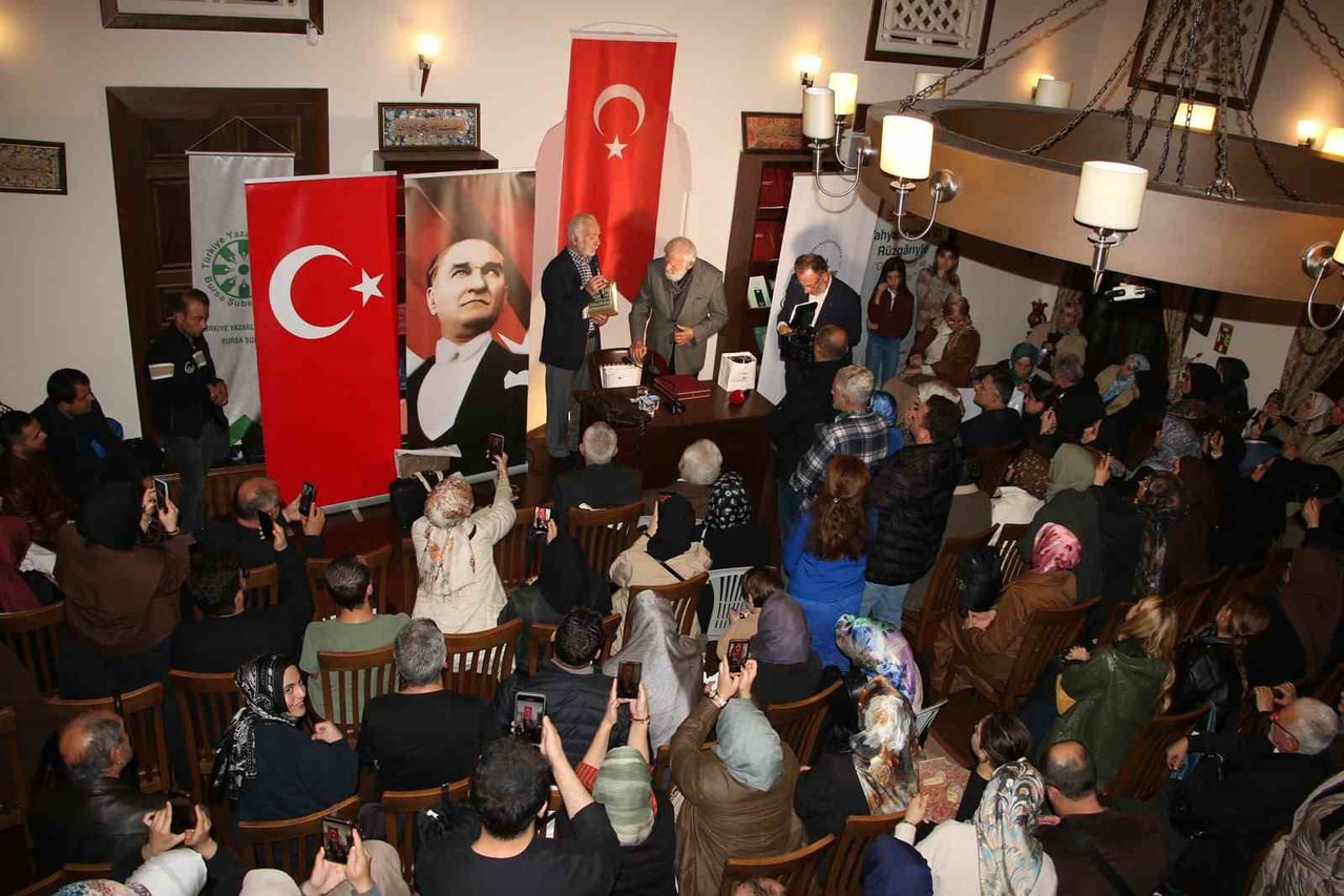 OSMANGAZİ BELEDİYESİ VE TÜRKİYE YAZARLAR BİRLİĞİ (TYB) BURSA ŞUBESİ İŞ BİRLİĞİYLE DÜZENLENEN...