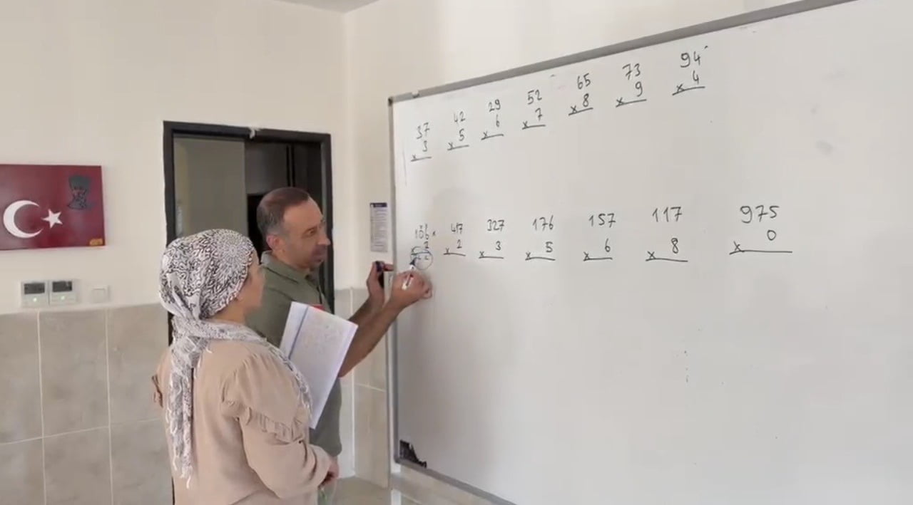 OSMANİYE'DE HALK EĞİTİMİ MERKEZİNCE OKUMA YAZMA BİLMEYEN VATANDAŞLARA YÖNELİK 1. VE 2. KADEME...