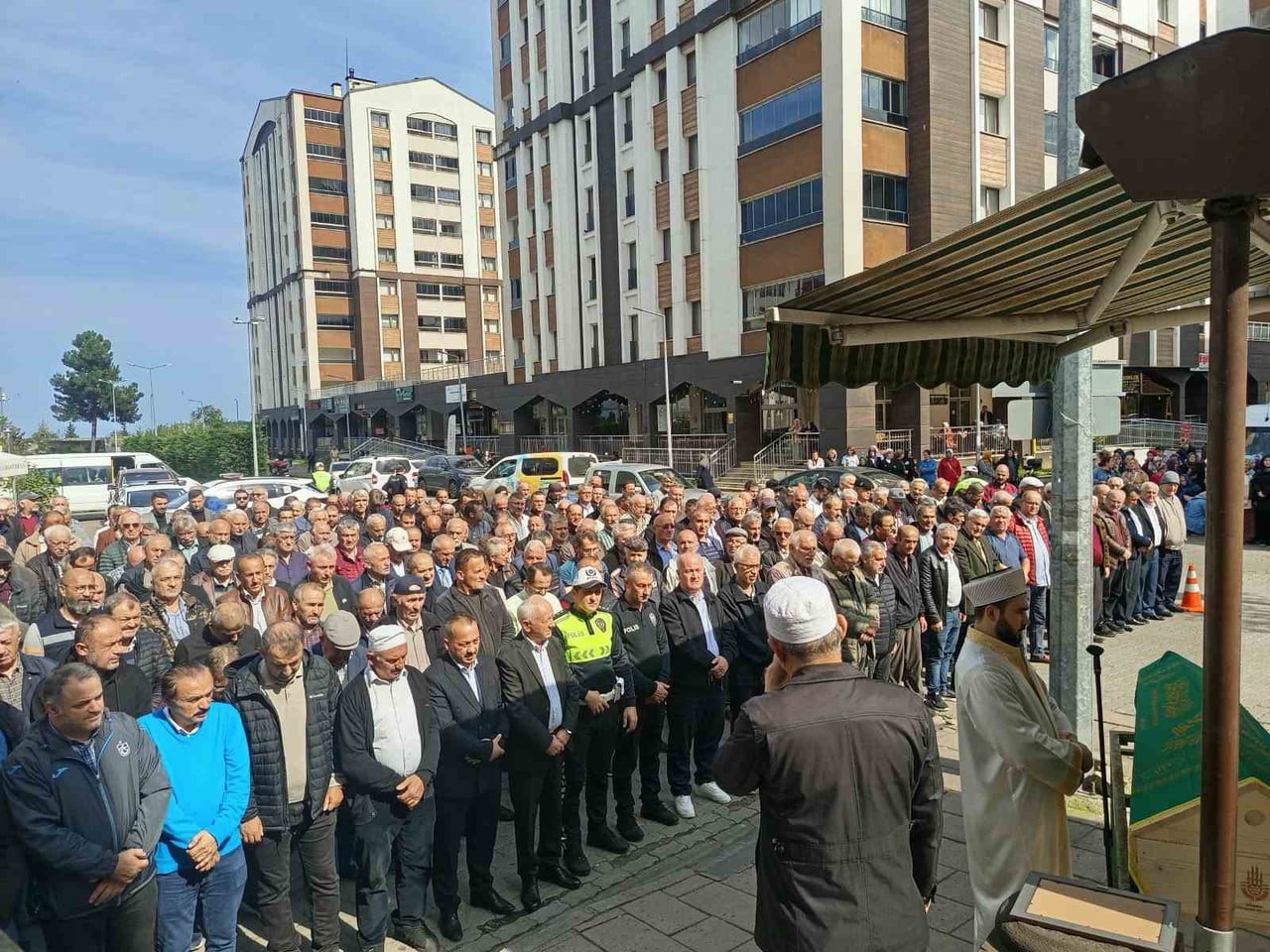 OTOPSİ İŞLEMLERİNİN ARDINDAN AİLESİNE TESLİM EDİLEN CENAZE BUGÜN TRABZON'UN BEŞİKDÜZÜ İLÇE...