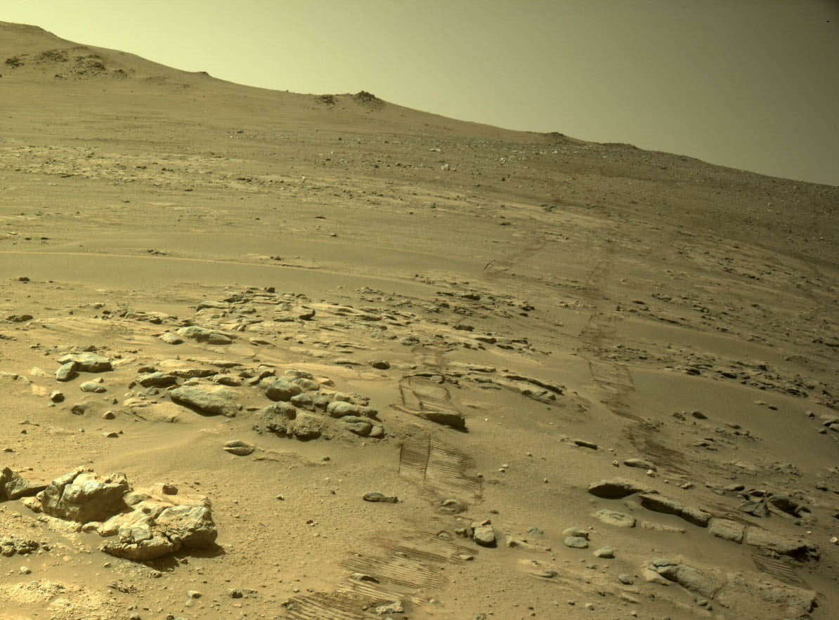 PERSEVERANCE'NİN MARS'TA ÇEKTİĞİ KARE