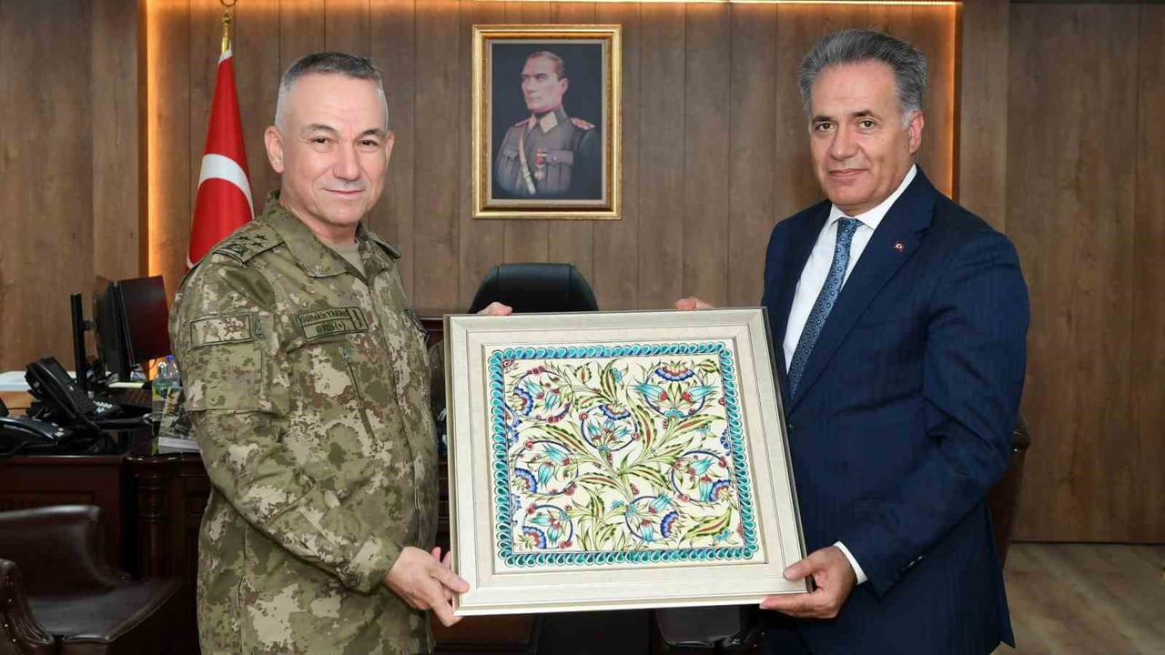REKTÖR AKPOLAT’TAN 2.ORDU KOMUTANI GÜLTEKİN YARALI'YA ZİYARET