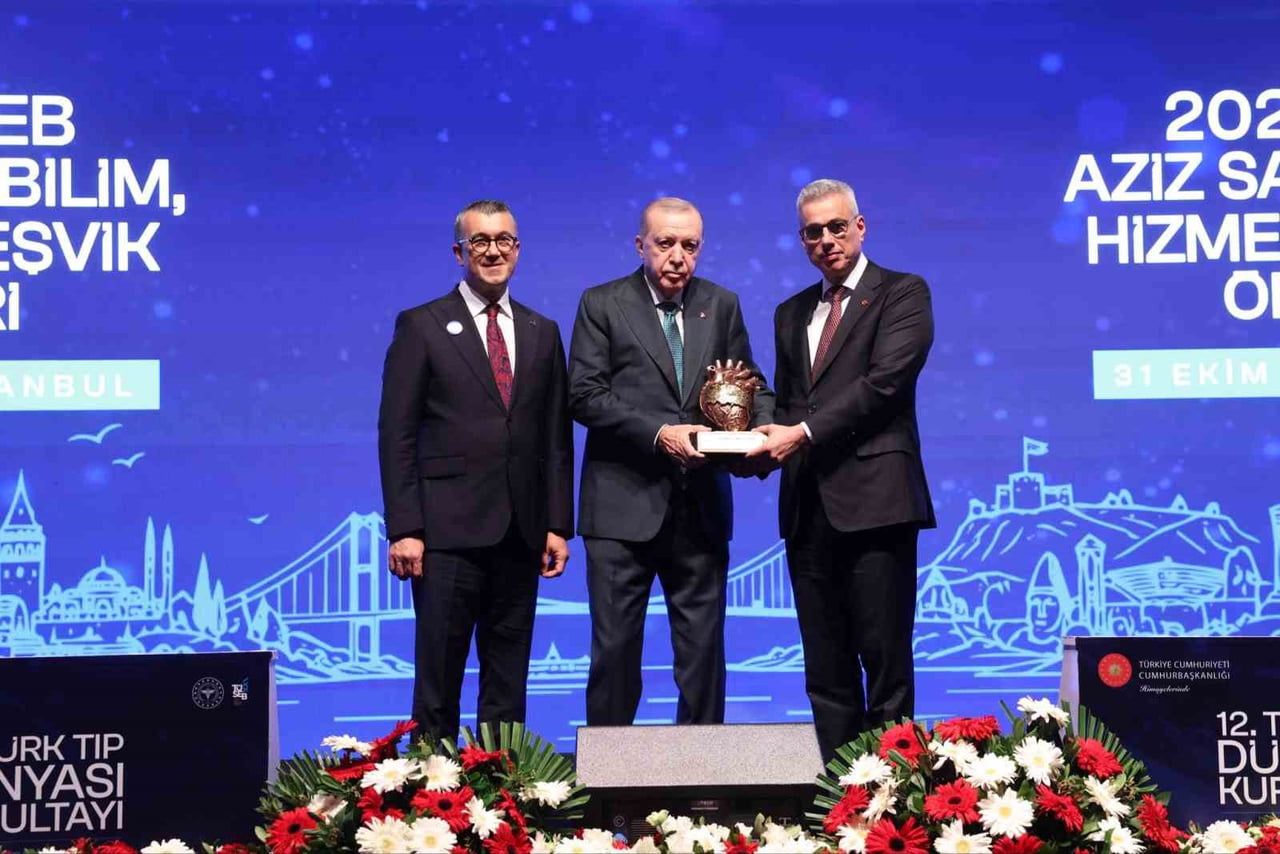 RESUL EMRAH ŞAHAN, SAĞLIK BAKANI KEMAL MEMİŞOĞLU VE CUMHURBAŞKANI RECEP TAYYİP ERDOĞAN