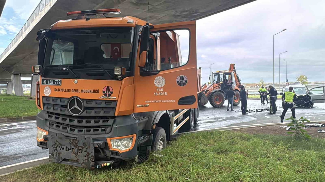 RİZE’NİN PAZAR İLÇESİNDE MEYDANA GELEN KAZADA BABA VE KIZI YARALANDI