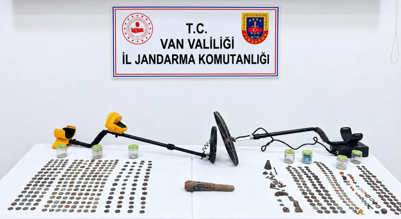 ROMA DÖNEMİNE AİT 529 ADET SİKKE ELE GEÇİRİLDİ.