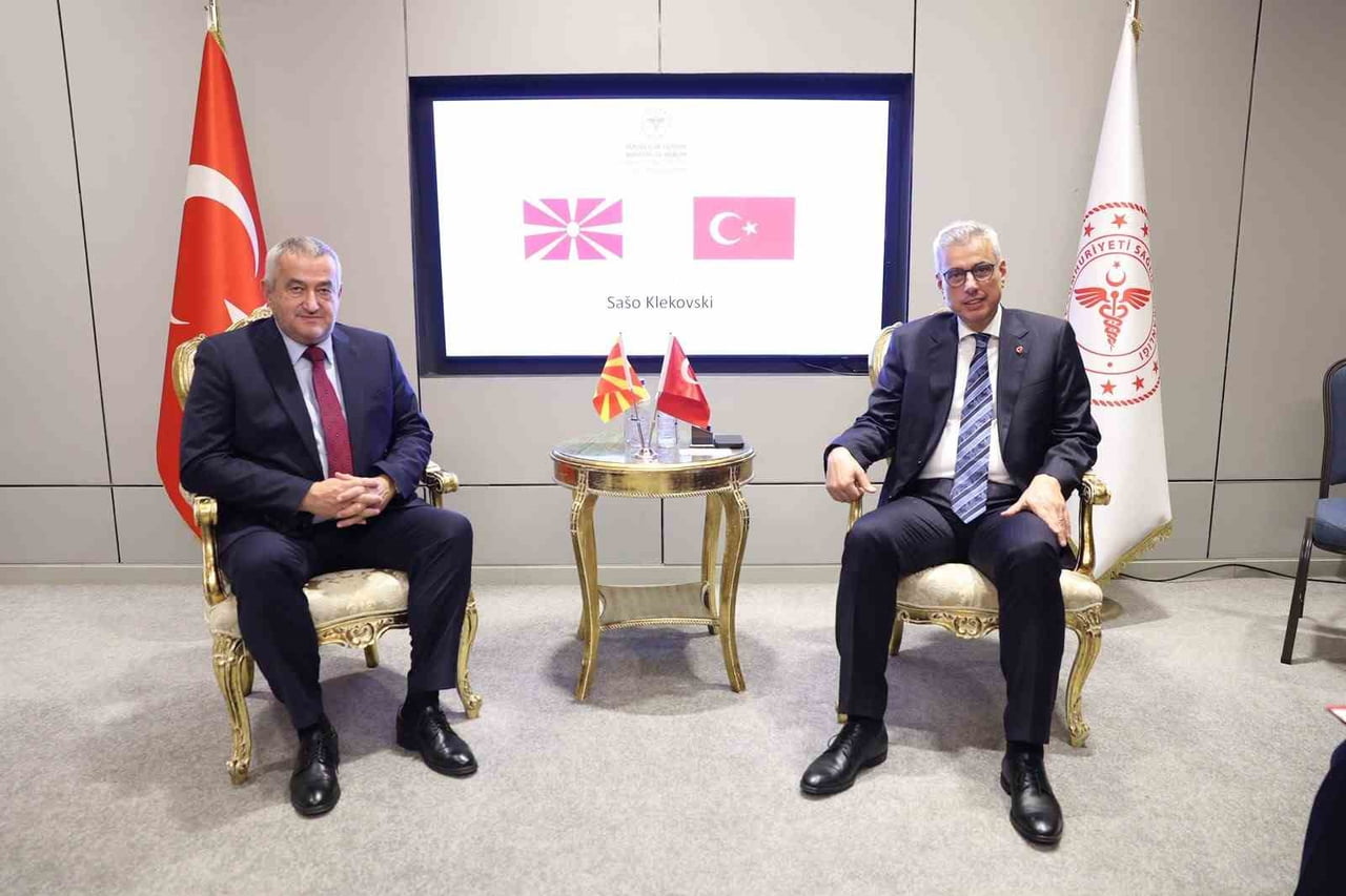 SAĞLIK BAKANI KEMAL MEMİŞOĞLU, KUZEY MAKEDONYA CUMHURİYETİ SAĞLIK BAKANI DR. SASHO KLEKOVSKİ İLE...