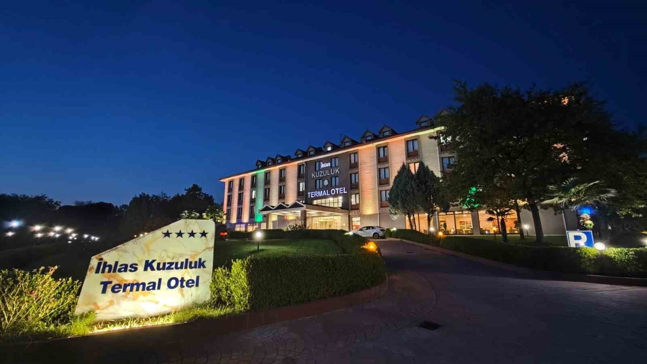 SAĞLIK TURİZMİNİN ÖNDE GELEN TESİSLERİ ARASINDA YER ALAN İHLAS KUZULUK TERMAL OTEL, MİSAFİRLERİNE...