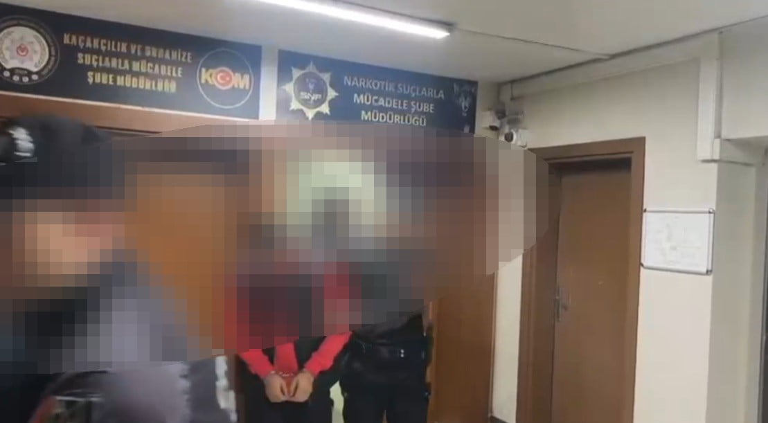 SAKARYA'DA İKİ FARKLI İLÇEDE YÜRÜTÜLEN "SOKAKLAR GÜVENDE" OPERASYONLARI KAPSAMINDA, UYUŞTURUCU...