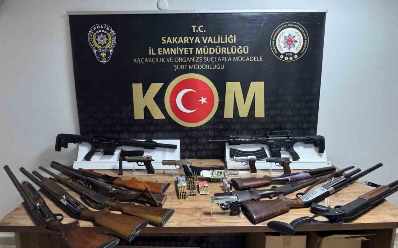 SAKARYA'DA "SOKAKLAR GÜVENDE" OPERASYONLARI KAPSAMINDA 2 İLÇEDE DÜZENLENEN DÜZENLENEN 2 AYRI...