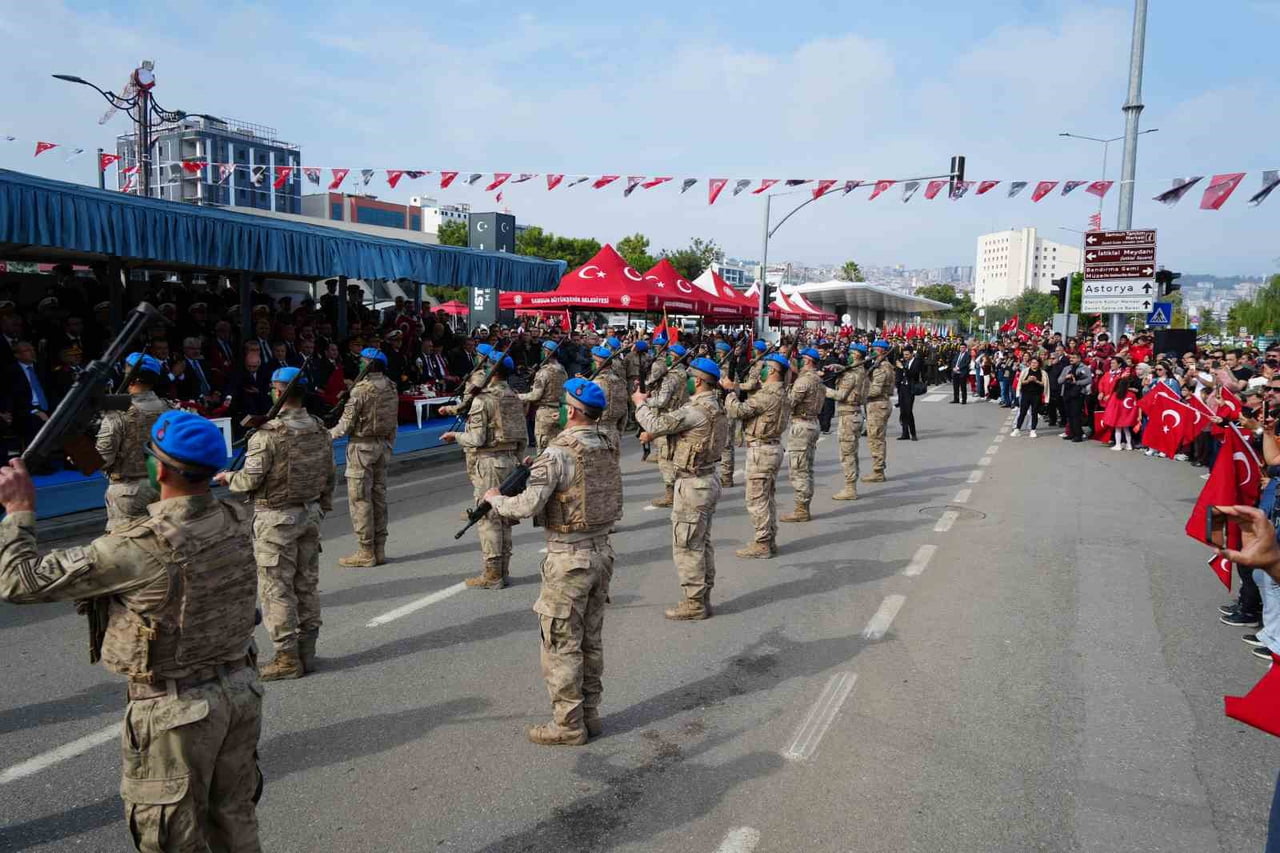 SAMSUN'DA CUMHURİYET'İN 103. YILI COŞKUYLA KUTLANDI