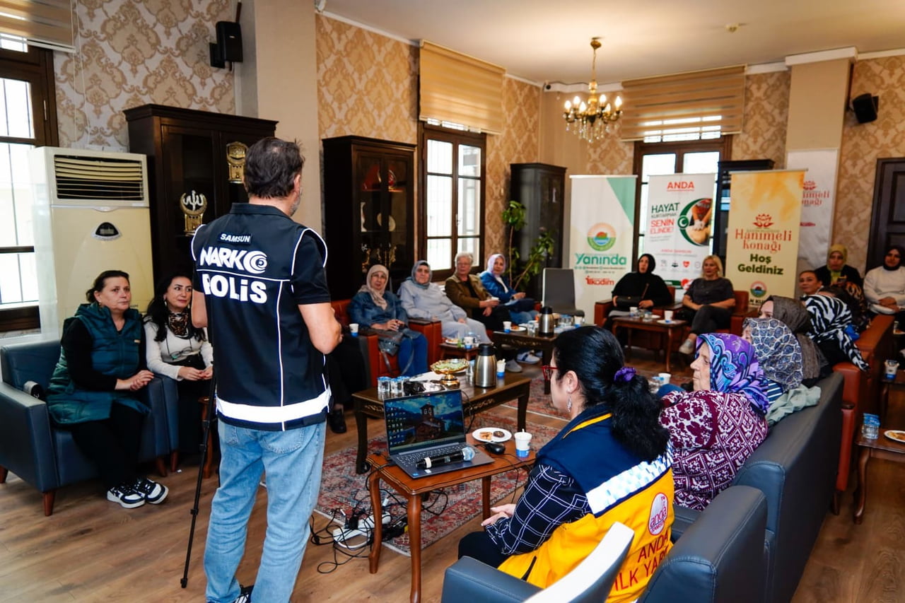 SAMSUN'DA KADINLARA YÖNELİK BAŞLATILAN "BİLİNÇLİ ANNE, GÜVENLİ AİLE" EĞİTİM PROGRAMI YOĞUN...