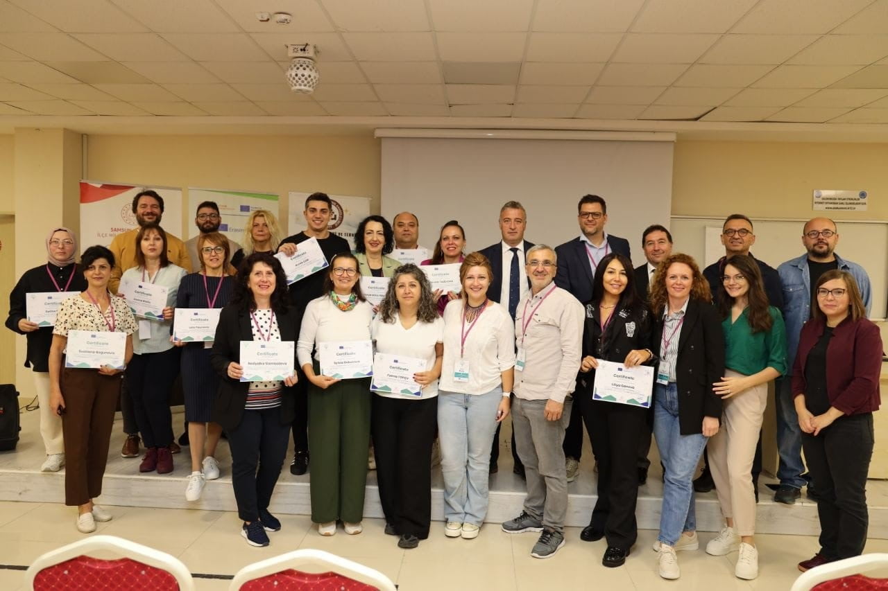 SAMSUN'DA YÜRÜTÜLEN GREEN PHARMACY ERASMUS+ PROJESİ KAPSAMINDA DÜZENLENEN PROGRAMDA, SIRBİSTAN VE...