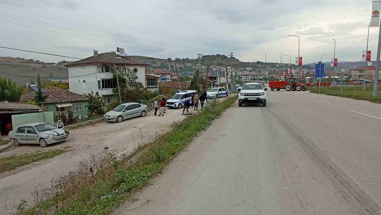 SAMSUN'UN HAVZA İLÇESİNDE İKİ OTOMOBİLİN KARIŞTIĞI TRAFİK KAZASINDA ANNE VE 3 YAŞINDAKİ ÇOCUĞU...