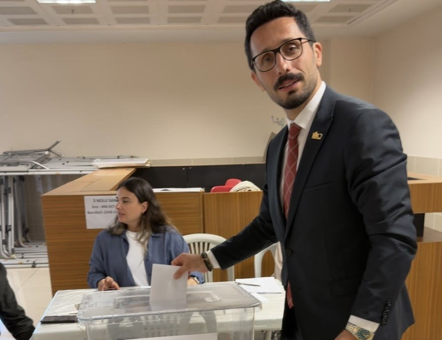 SAMSUN BAROSU BAŞKANLIĞI SEÇİMİNDE HEYECAN SON ANA KADAR SÜRDÜ. DÖRT ADAYIN YARIŞTIĞI SEÇİMDE SUAT...