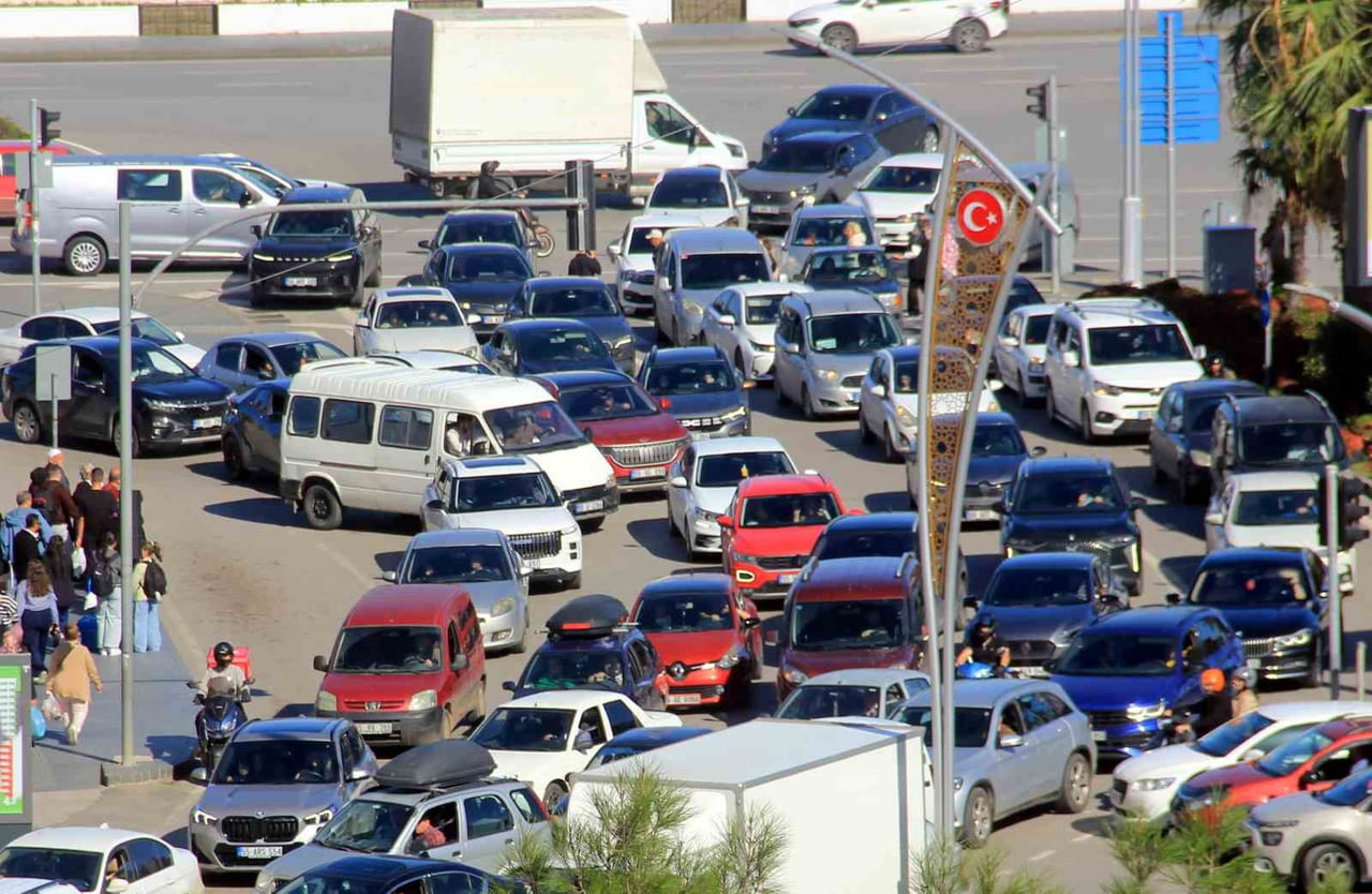 SAMSUN’DA EYLÜL 2026 İTİBARIYLA TRAFİĞE KAYITLI MOTORLU KARA TAŞITI SAYISI 561 BİN 782 OLARAK...
