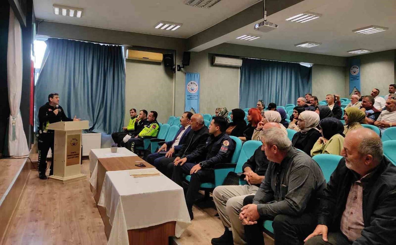 SAMSUN’UN 19 MAYIS İLÇESİNDE OKUL SERVİS SÜRÜCÜLERİ VE REHBER PERSONELE YÖNELİK GÜVENLİK EĞİTİMİ...
