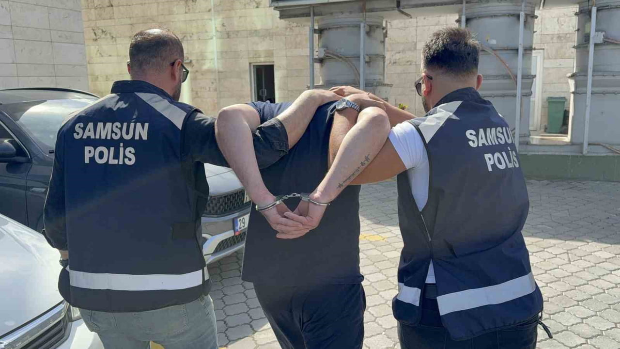 SAMSUN’UN ATAKUM İLÇESİNDE HAKKINDA 2 YIL 6 AY KESİNLEŞMİŞ HAPİS CEZASI BULUNAN VE 5 AYDIR ARANAN...