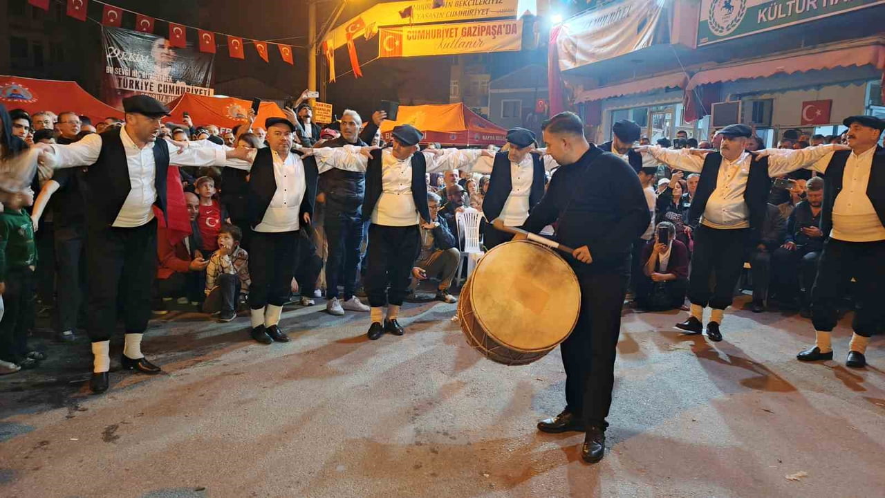 SAMSUN’UN BAFRA İLÇESİNDE CUMHURİYET’İN 103. YIL DÖNÜMÜ, GAZİPAŞA MAHALLESİ’NDE DÜZENLENEN...