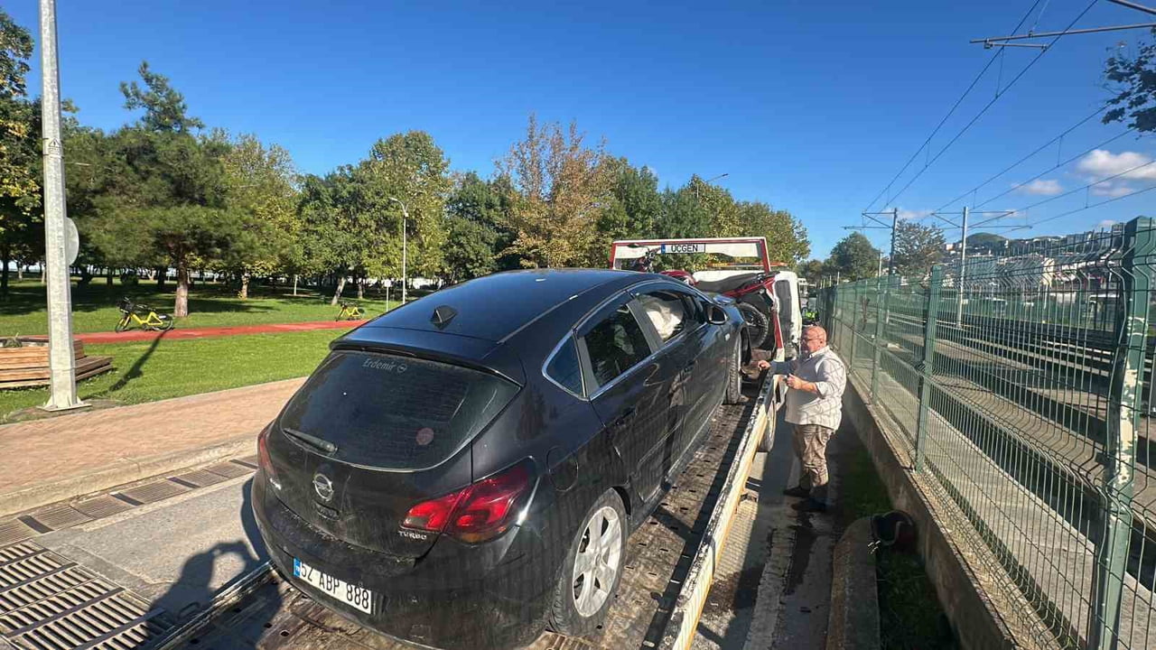 SAMSUN’UN CANİK İLÇESİNDE OTOMOBİL İLE MOTOSİKLETİN ÇARPIŞTIĞI TRAFİK KAZASINDA 2 KİŞİ...
