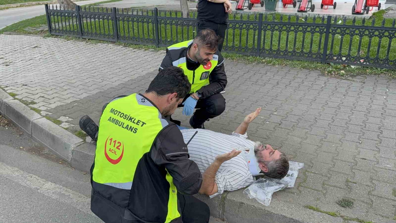 SAMSUN’UN İLKADIM İLÇESİNDE DEVRİLEN ELEKTRİKLİ BİSİKLETTEN DÜŞEN SÜRÜCÜ YARALANDI. YARALIYA İLK...