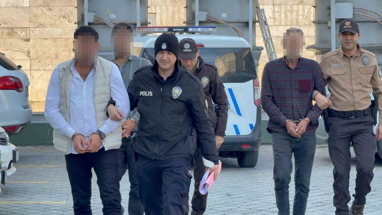 SAMSUN’UN İLKADIM İLÇESİNDE NARKOTİK EKİPLERİNİN DURDURMAK İSTEDİĞİ ŞÜPHELİLERDEN BİRİNİN...