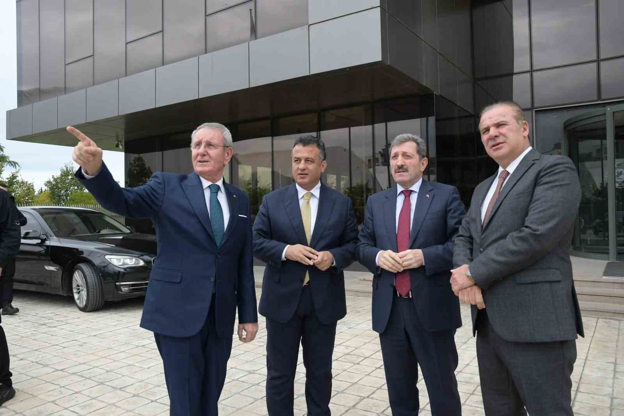 SAMSUN VALİSİ ORHAN TAVLI VE BÜYÜKŞEHİR BELEDİYE BAŞKANI HALİT DOĞAN, YENİDEN SAMSUN TİCARET VE...