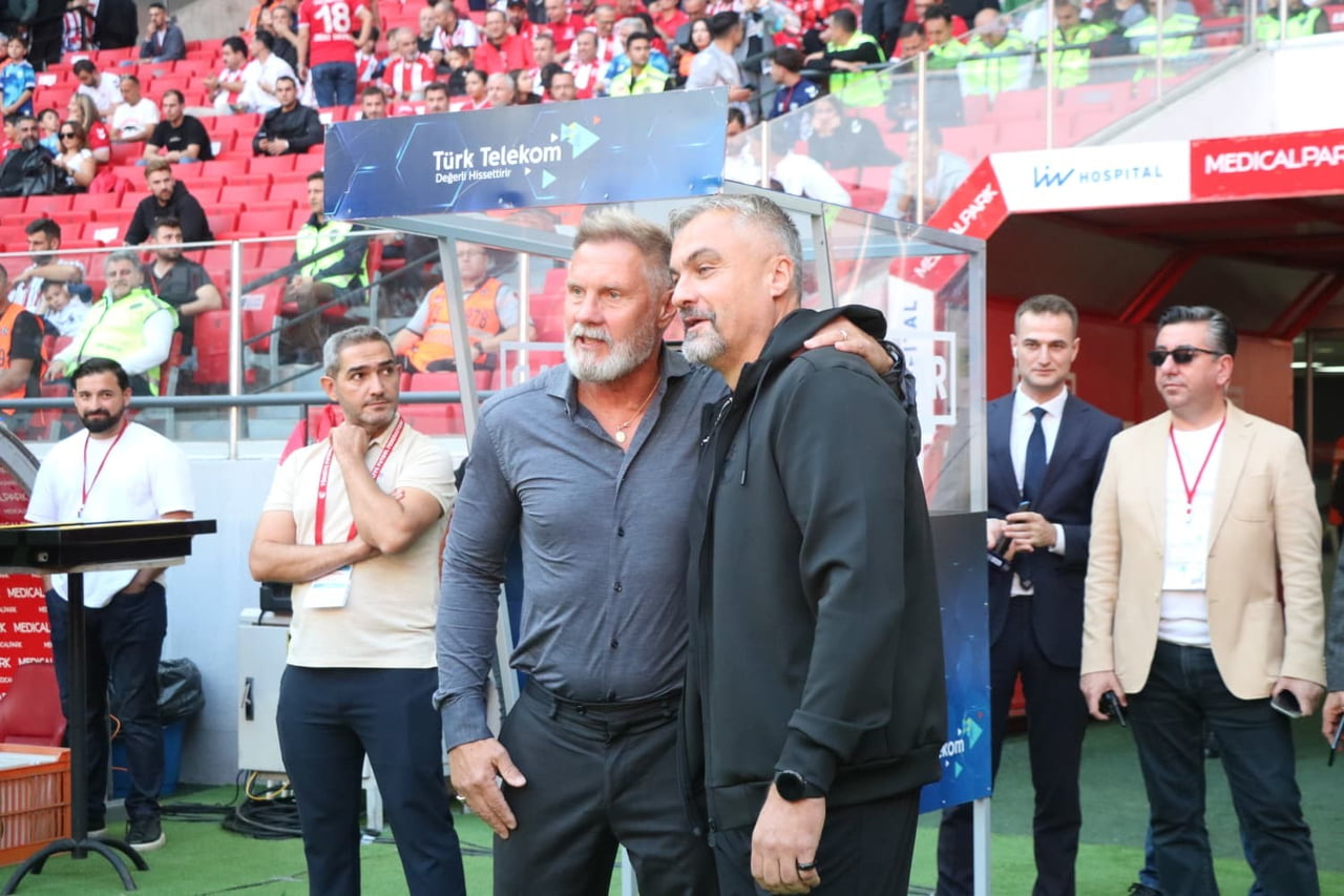 SAMSUNSPOR - TRABZONSPOR MÜCADELESİNİNİ İLK YARISINDAN KARELER. THOMAS REİS VE THORSTEN FİNK.