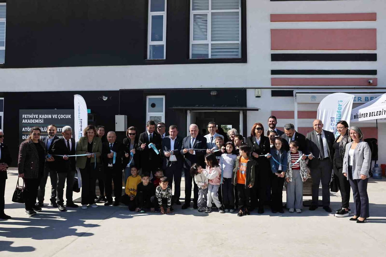 SANAL GERÇEKLİKTEN ARTIRILMIŞ GERÇEKLİĞE, YAPAY ZEKÂ UYGULAMALARINDAN DİJİTAL EĞİTİM VE ATÖLYELERE...